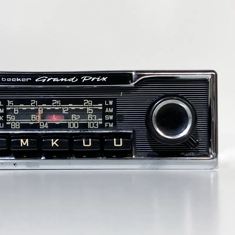 Digitale Radio Nachrüstung BECKER Grand Prix "Nadelstreifen" (Nachrüstung UKW)